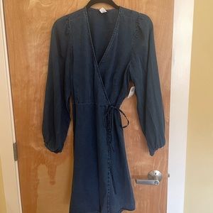 NWT Old Navy chambray wrap dress, size L